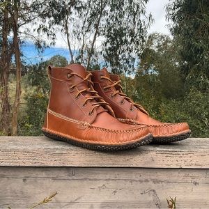 Quoddy Men’s Camp Boot Whiskey Leather Chukka Moc Vibram Aircalla 8.5